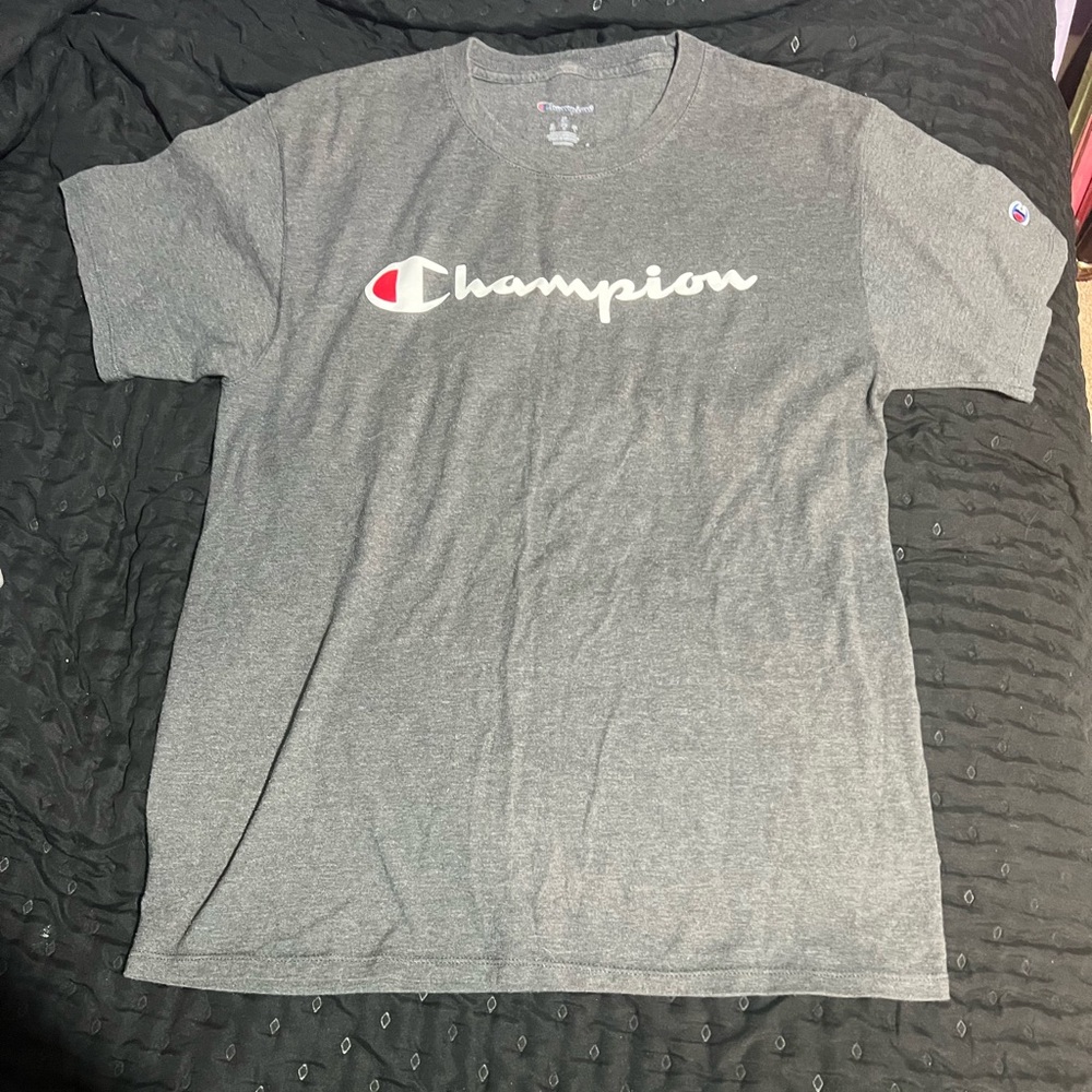 Men’s grey champion shirt